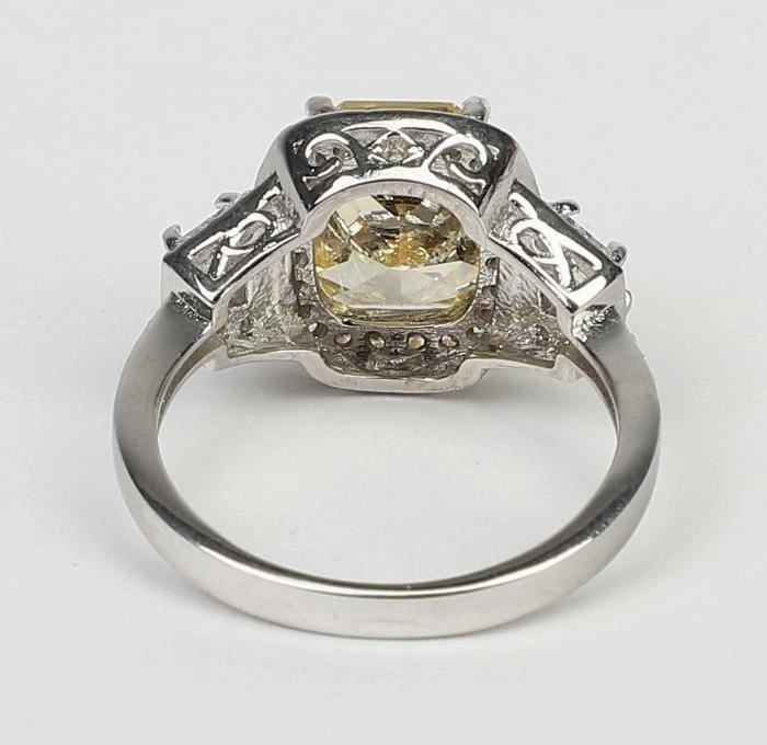 3.5CT Cushion Diamond Veneer Cubic Zirconia 14K Gold Ring. 635R71567K