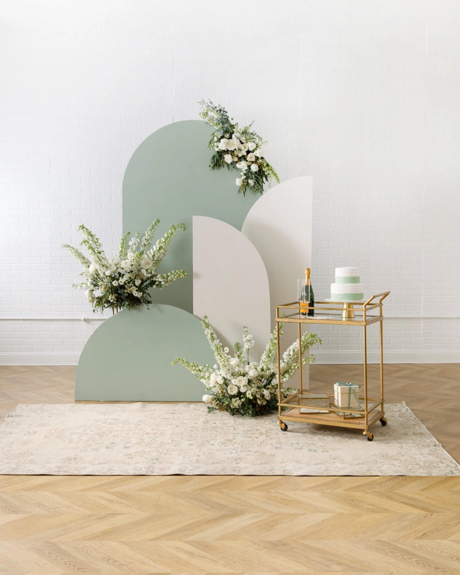 Blushing - Bellamy Panel with Floral Arrangements