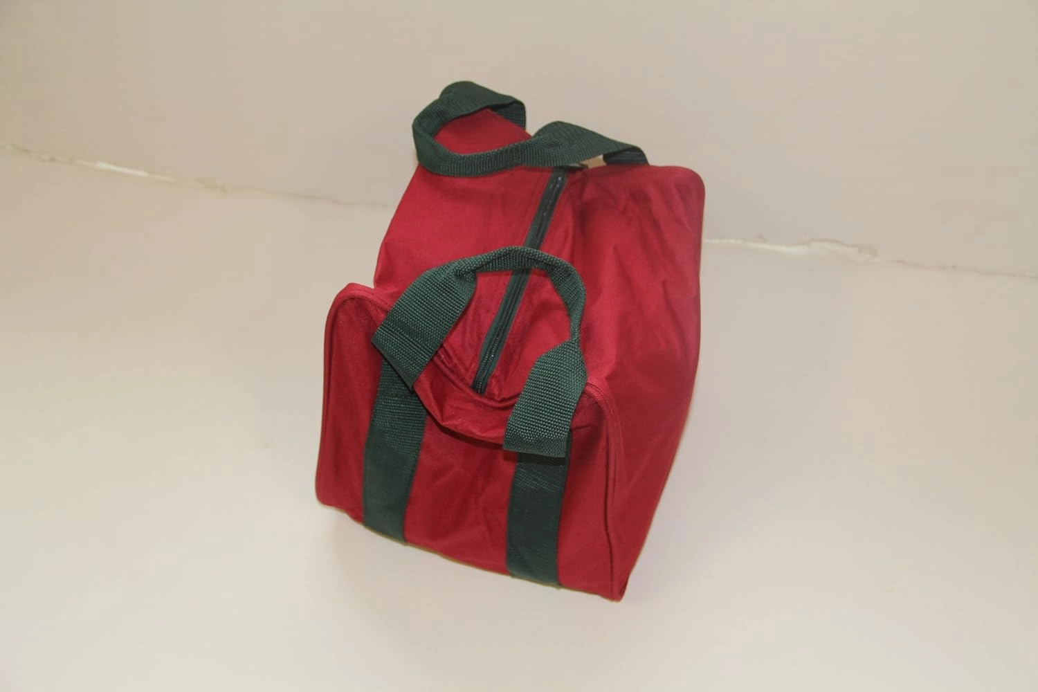 BuyBocceBalls Listing - Premium Heavy Duty 8 Ball Bocce Bag - red with Black Handles