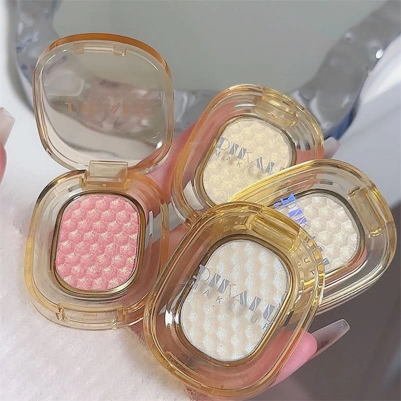 Dikalu Mochi Highlighter Eyeshadow – Soft, Shimmering Pearl Finish