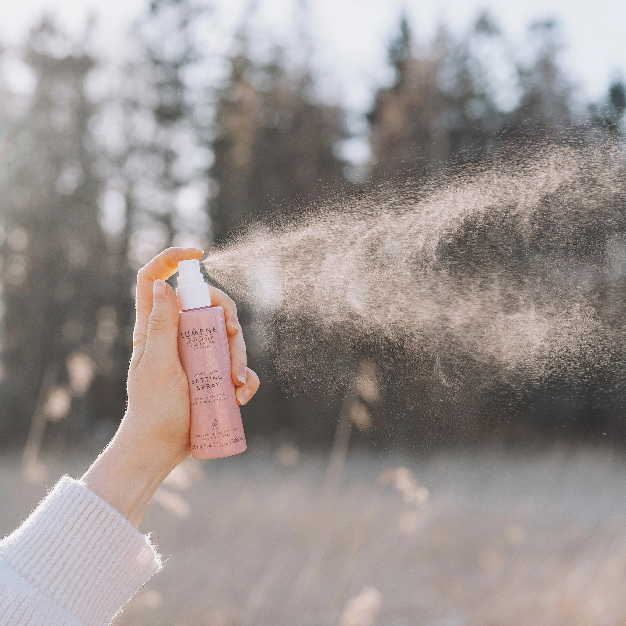 INVISIBLE ILLUMINATION Dewy Glow Setting Spray
