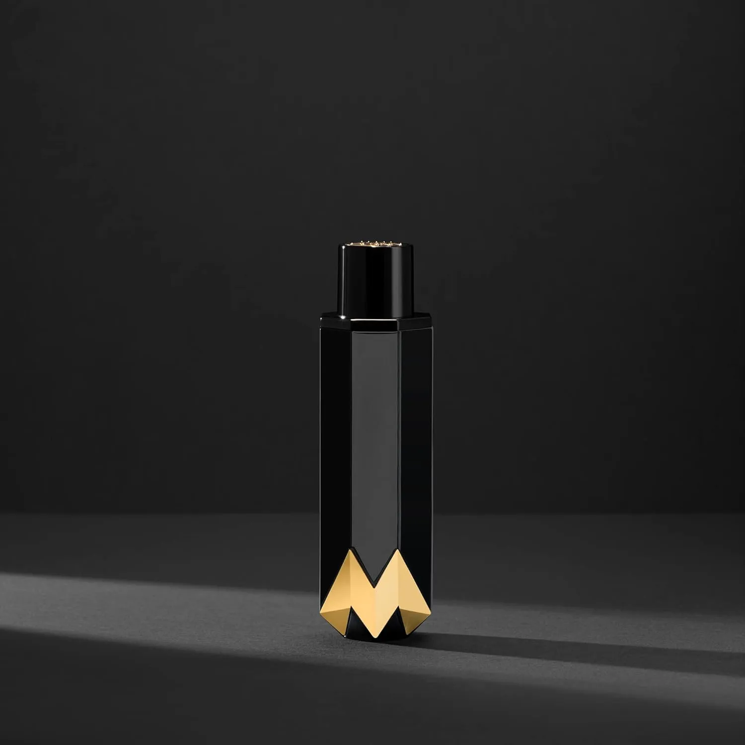 Onyx from - Perfume for Men - Fresh, Bright, and Luminous Scent - Opens with Notes of Cardamom, Pear, and Bergamot - Perfect for Date Night or Evening Out - 2.5 oz EDP Spray