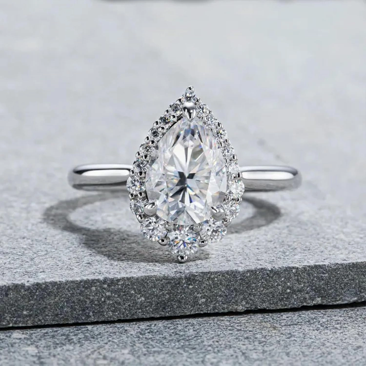 Pear Shaped Moissanite Engagement Ring S925/10K/14K/18K Solid Gold, 1 to 5 Carat VVS1 Clarity D Color Moissanite Wedding Anniversary Rings Luxury Bridal Jewelry Gifts for Women