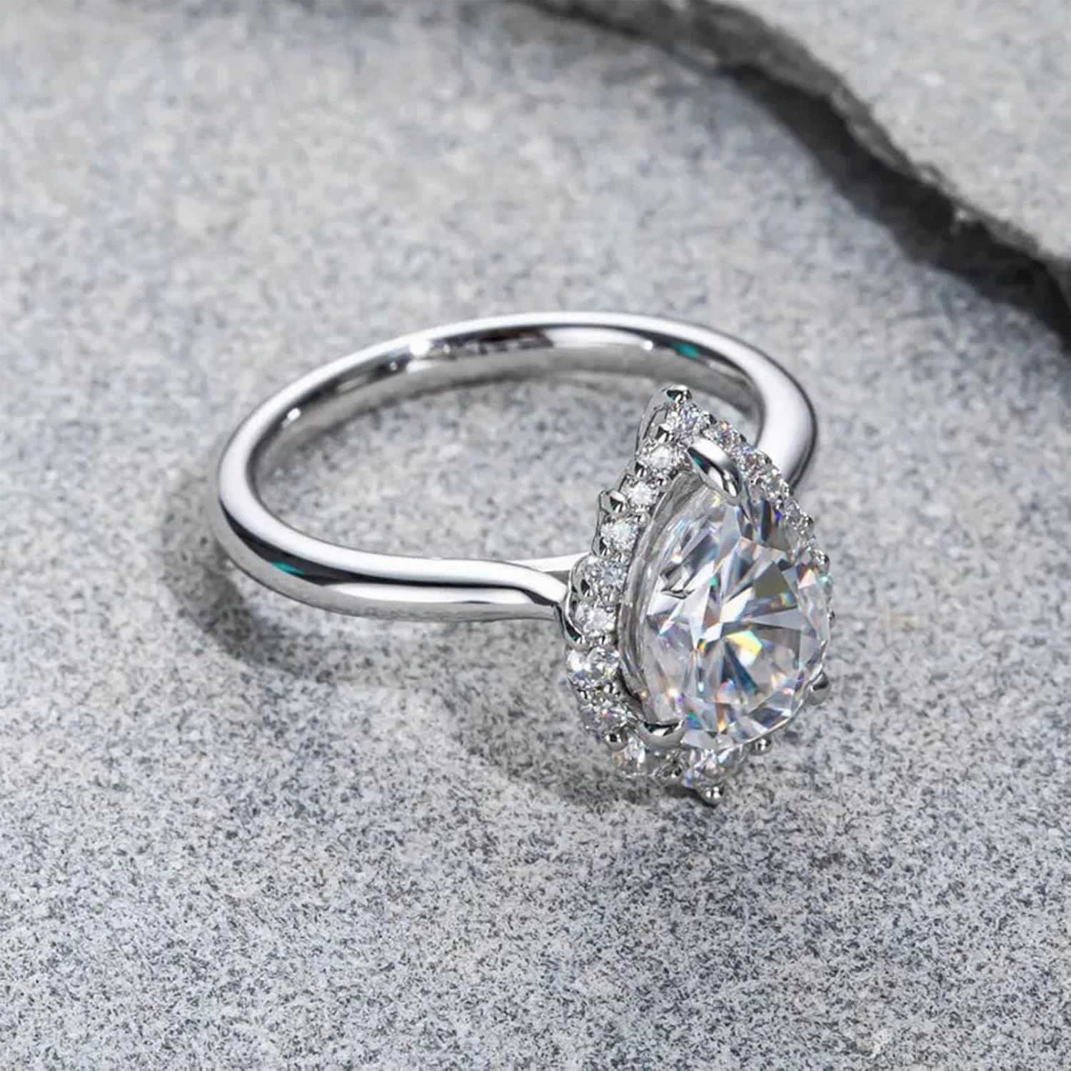 Pear Shaped Moissanite Engagement Ring S925/10K/14K/18K Solid Gold, 1 to 5 Carat VVS1 Clarity D Color Moissanite Wedding Anniversary Rings Luxury Bridal Jewelry Gifts for Women