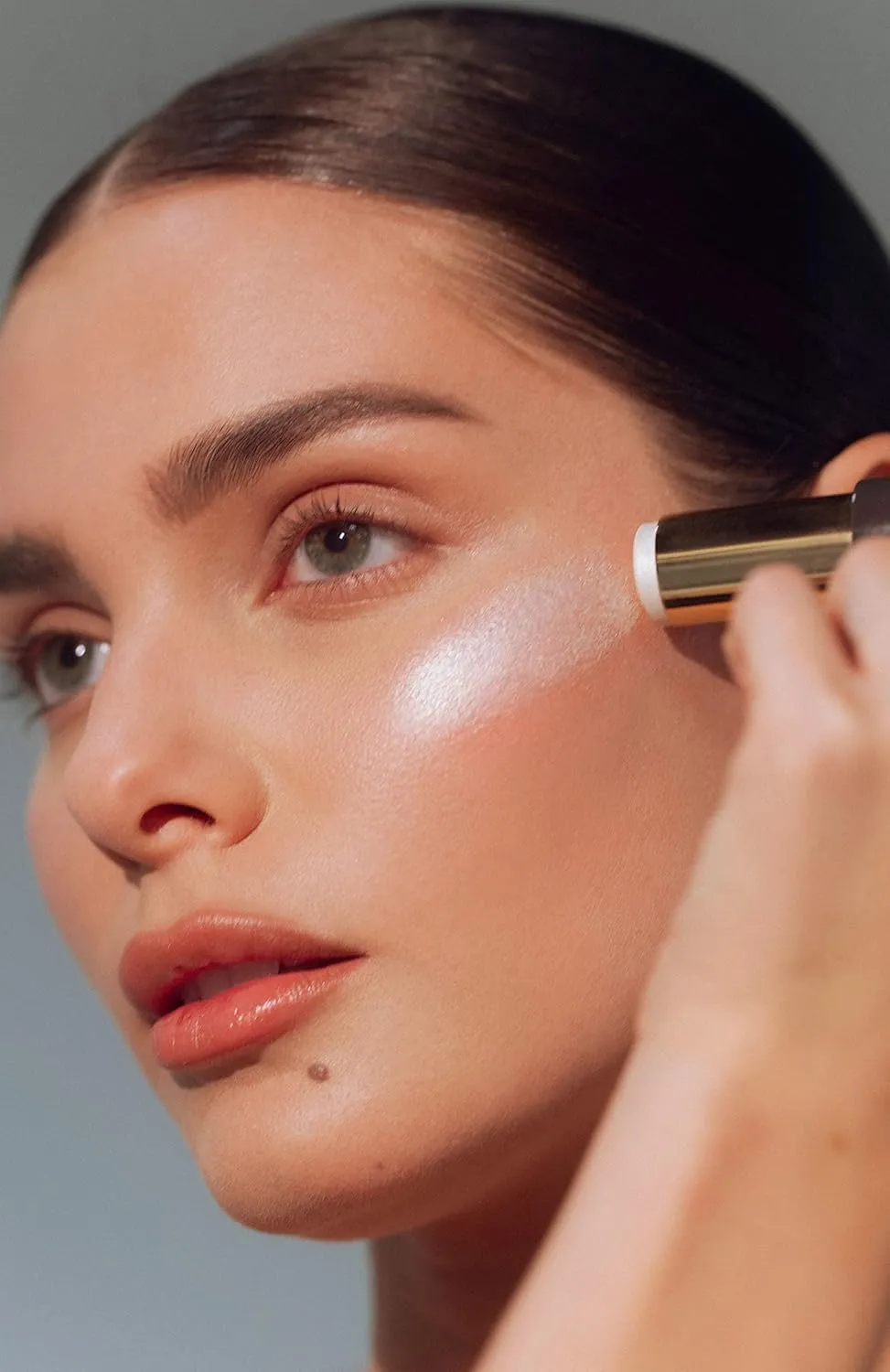 RÓEN - RÓGLOW Luminous Highlighting Balm Skin Stick | Vegan, Cruelty-Free, Clean Makeup (Lit)