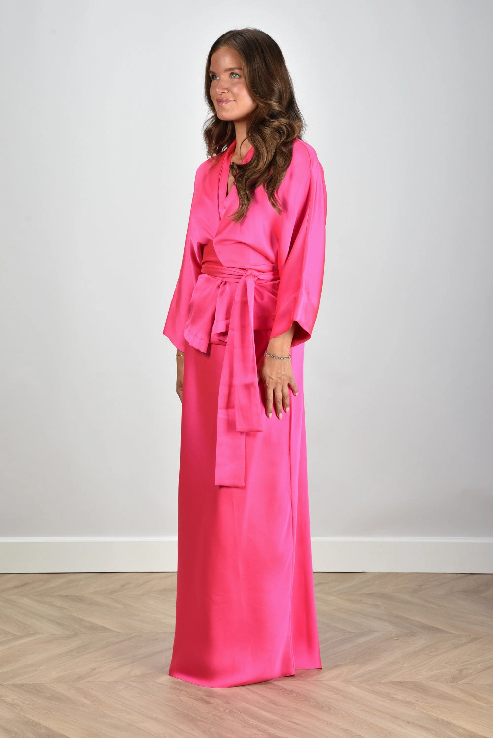 Sea Me Happy rok Jude Satin fuchsia