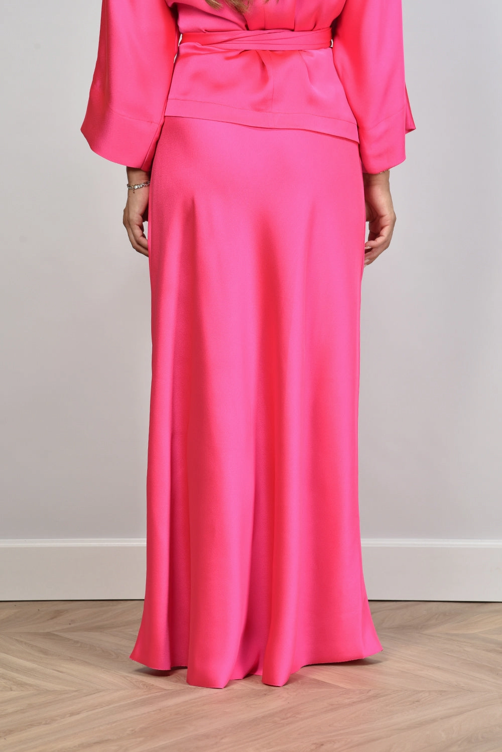 Sea Me Happy rok Jude Satin fuchsia