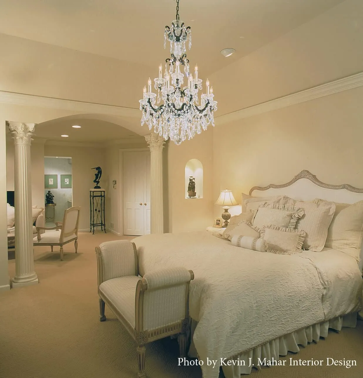 Signature 5007-27, La Scala 8 Light 25in x 34in Chandelier in Parchment Gold with Clear Heritage Handcut Crystals