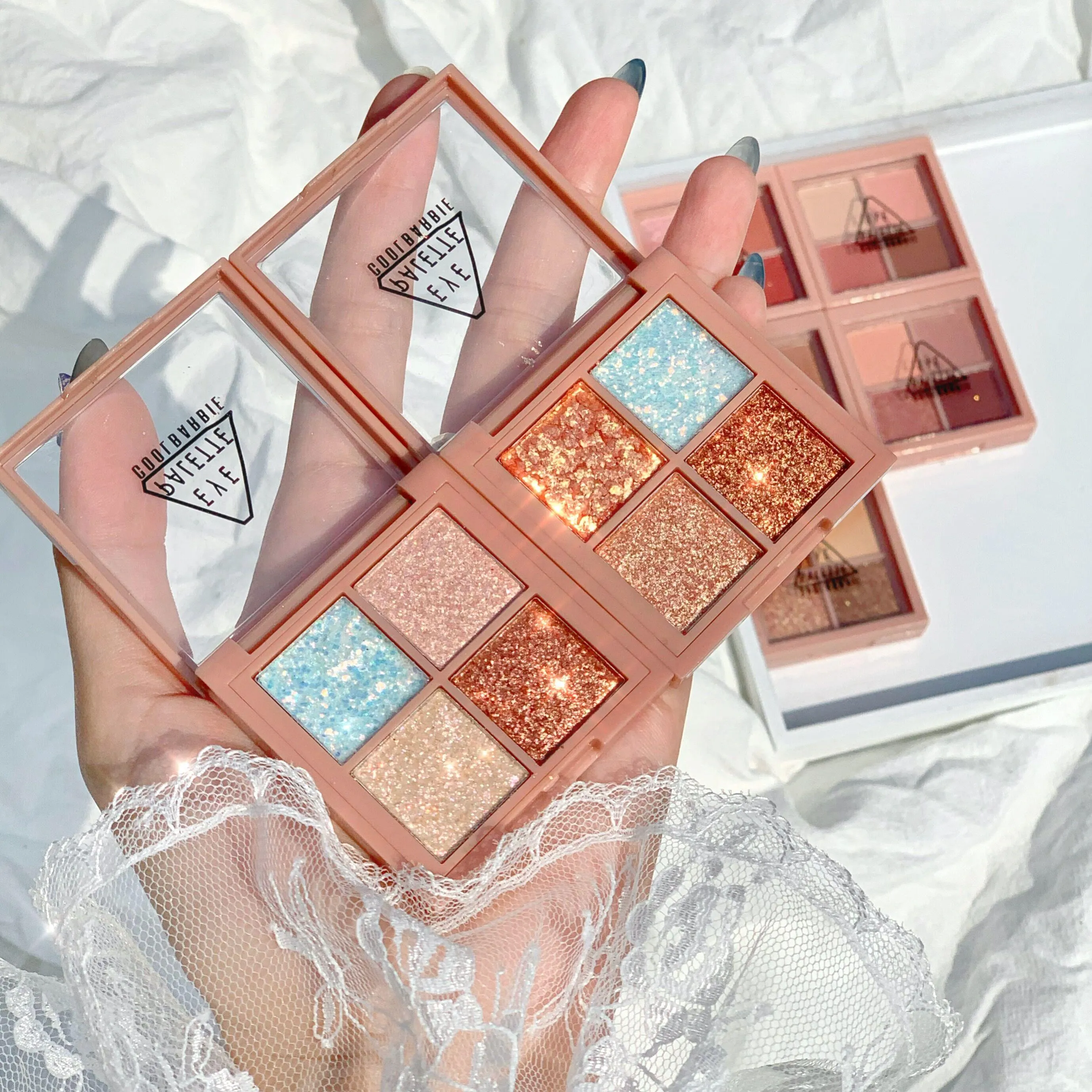 Sparkling 4-color eye shadow MK0032