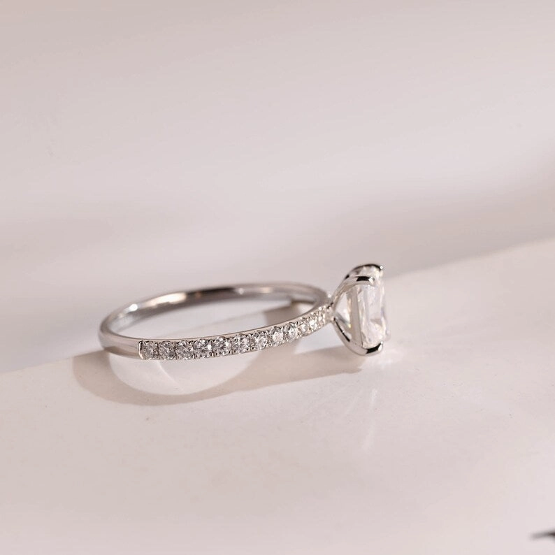 Stunning 1.0 - 2.0 CT Radiant Moissanite Engagement Ring with Pave Design