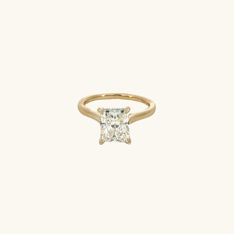 Stunning 2.60 CT Radiant Moissanite Engagement Ring with Solitaire Design