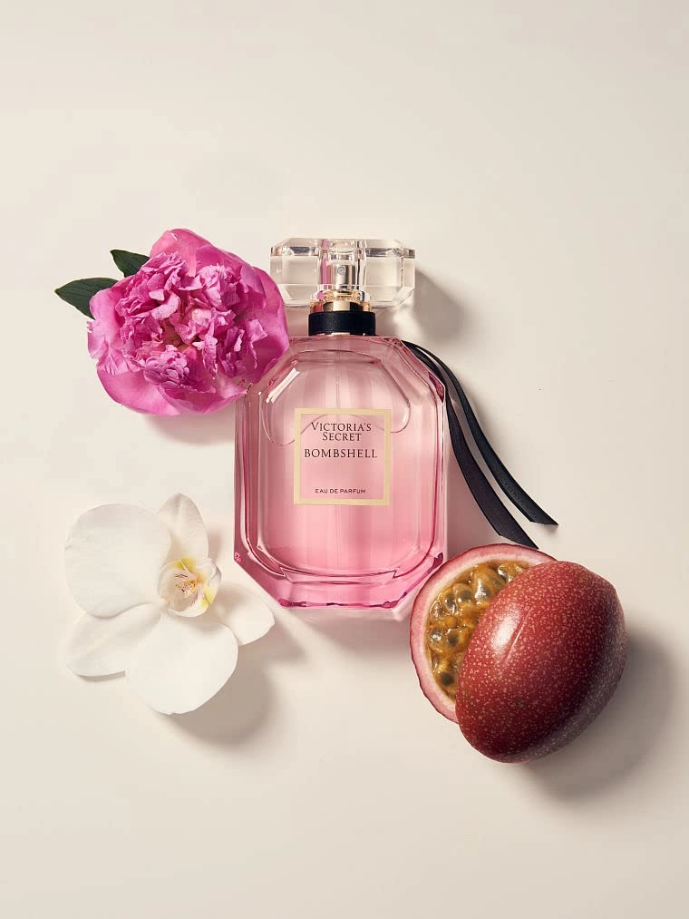 Victoria's Secret Bombshell Eau de Parfum, Notes of Purple Passion Fruit, Shangri-La Peony & Vanilla Orchid, Perfumes for Women (3.4 oz)